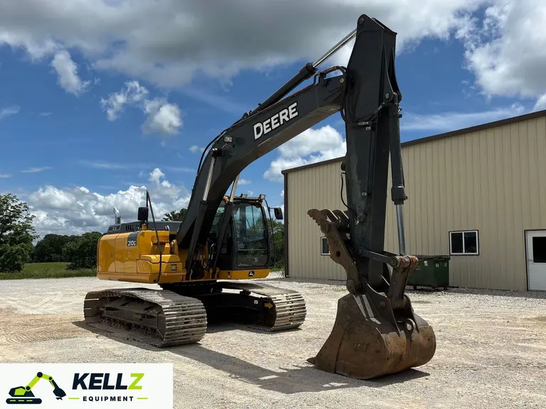 2015 John Deere 210G LC Excavator - photo 7