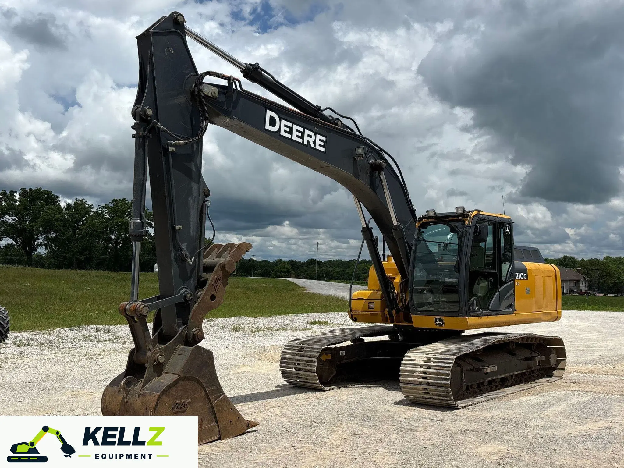 2015 John Deere 210G LC Excavator - photo 1