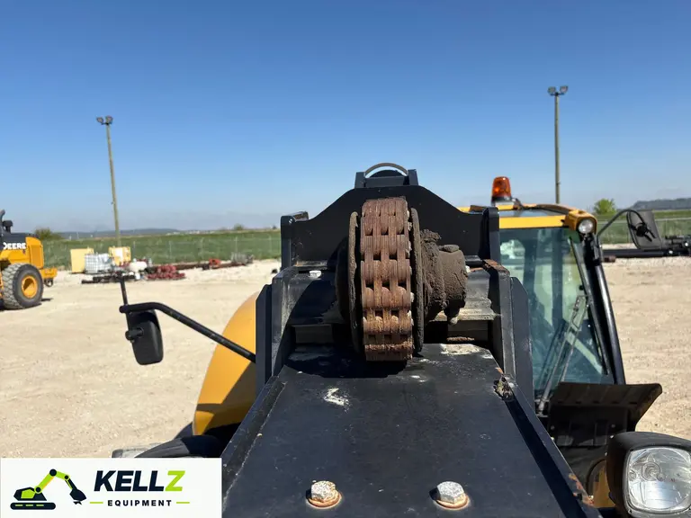2017 Caterpillar TL1255D Telehandler - photo 12