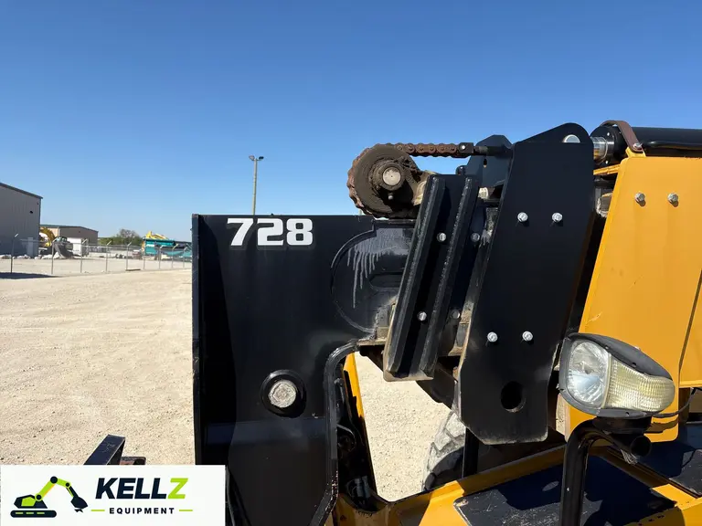 2017 Caterpillar TL1255D Telehandler - photo 11