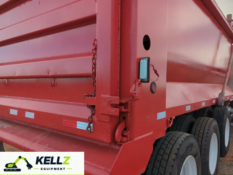 2008 Mack Granite GU713 Dump Truck - photo 12
