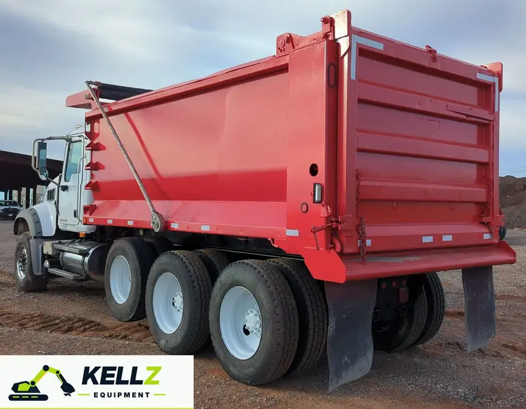 2008 Mack Granite GU713 Dump Truck - photo 10