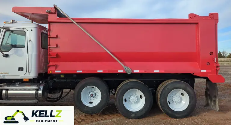 2008 Mack Granite GU713 Dump Truck - photo 9