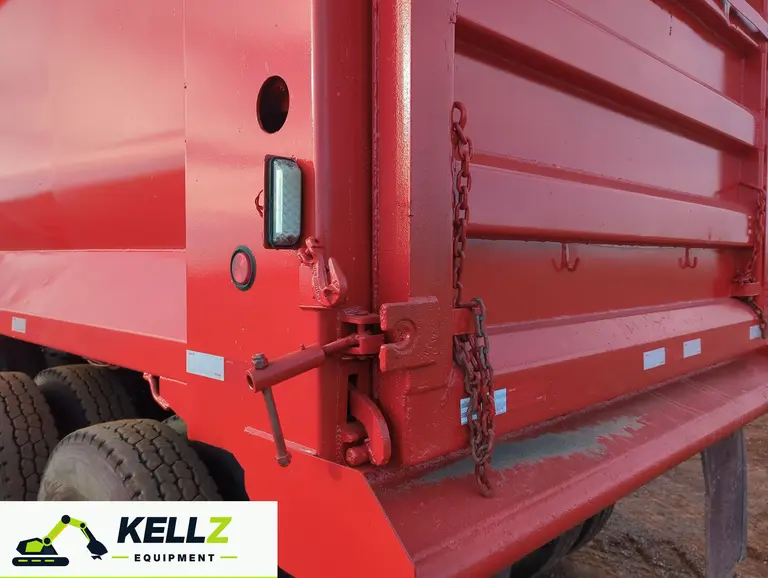 2008 Mack Granite GU713 Dump Truck - photo 11