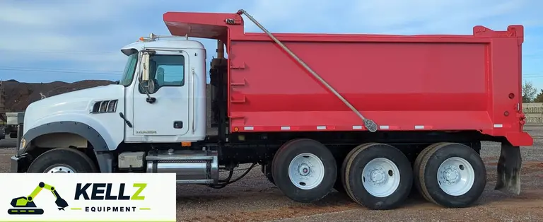 2008 Mack Granite GU713 Dump Truck - photo 2